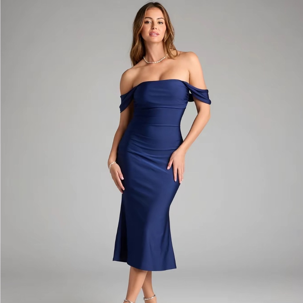 Elegant Off-Shoulder Navy Blue Dress